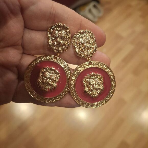 Gold & Red Lion Earrings - Picture 2 of 5